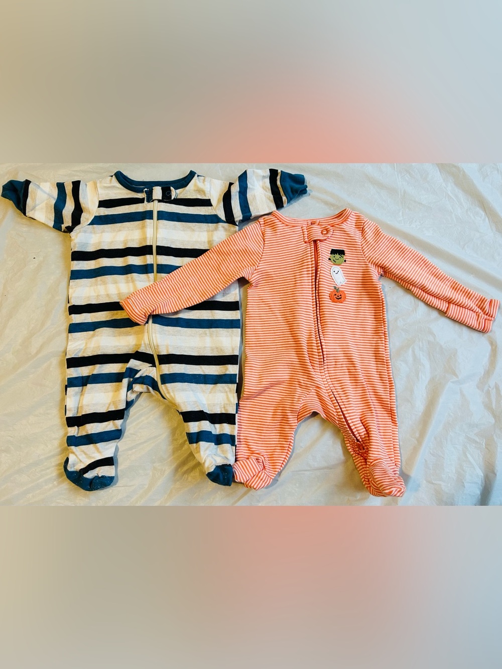2 cute baby One-Piece Sleepers